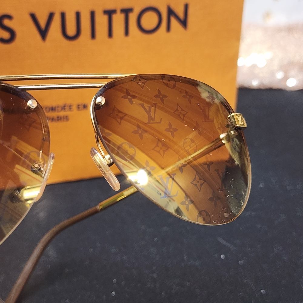 Authentic Louis Vuitton Clockwise Sunglasses Z1020W W/ Dust Bag, Box And Bag - Picture 10 of 16